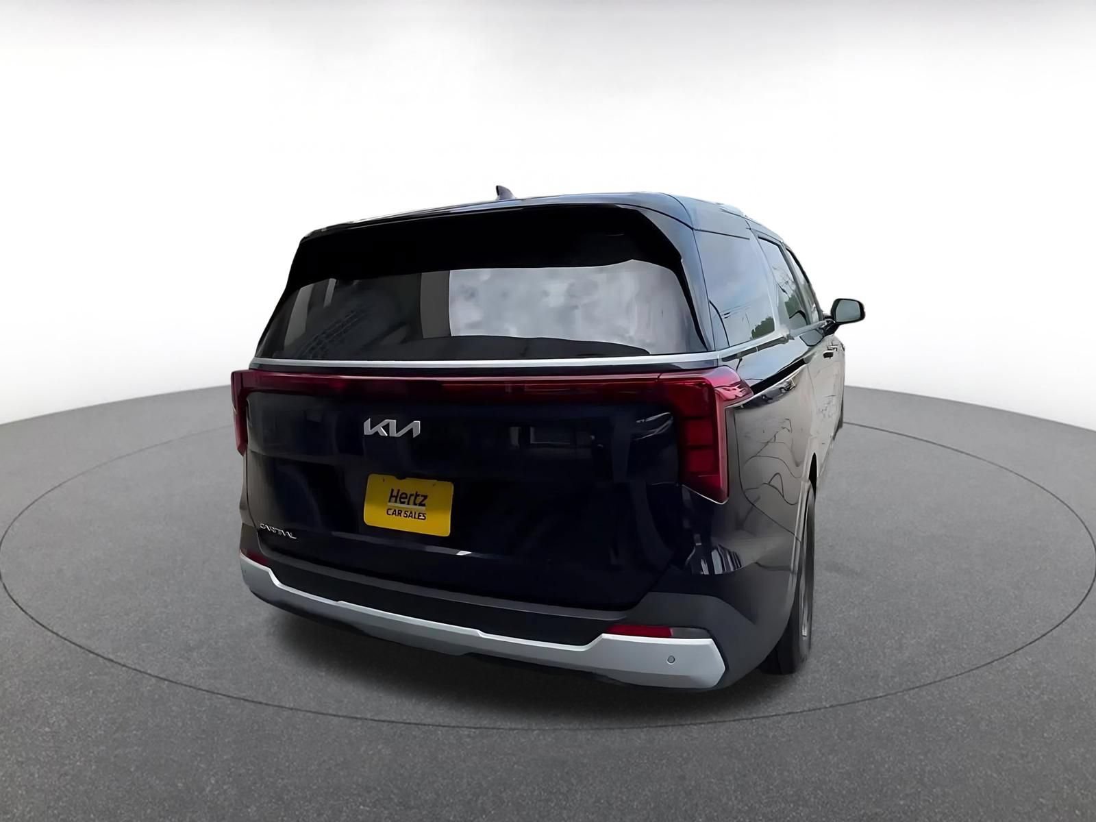 Used 2026 Kia Carnival FWD image 14