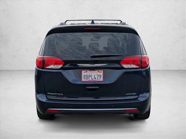 Used 2017 Chrysler Pacifica Limited w/ UConnect Theater Package image 7