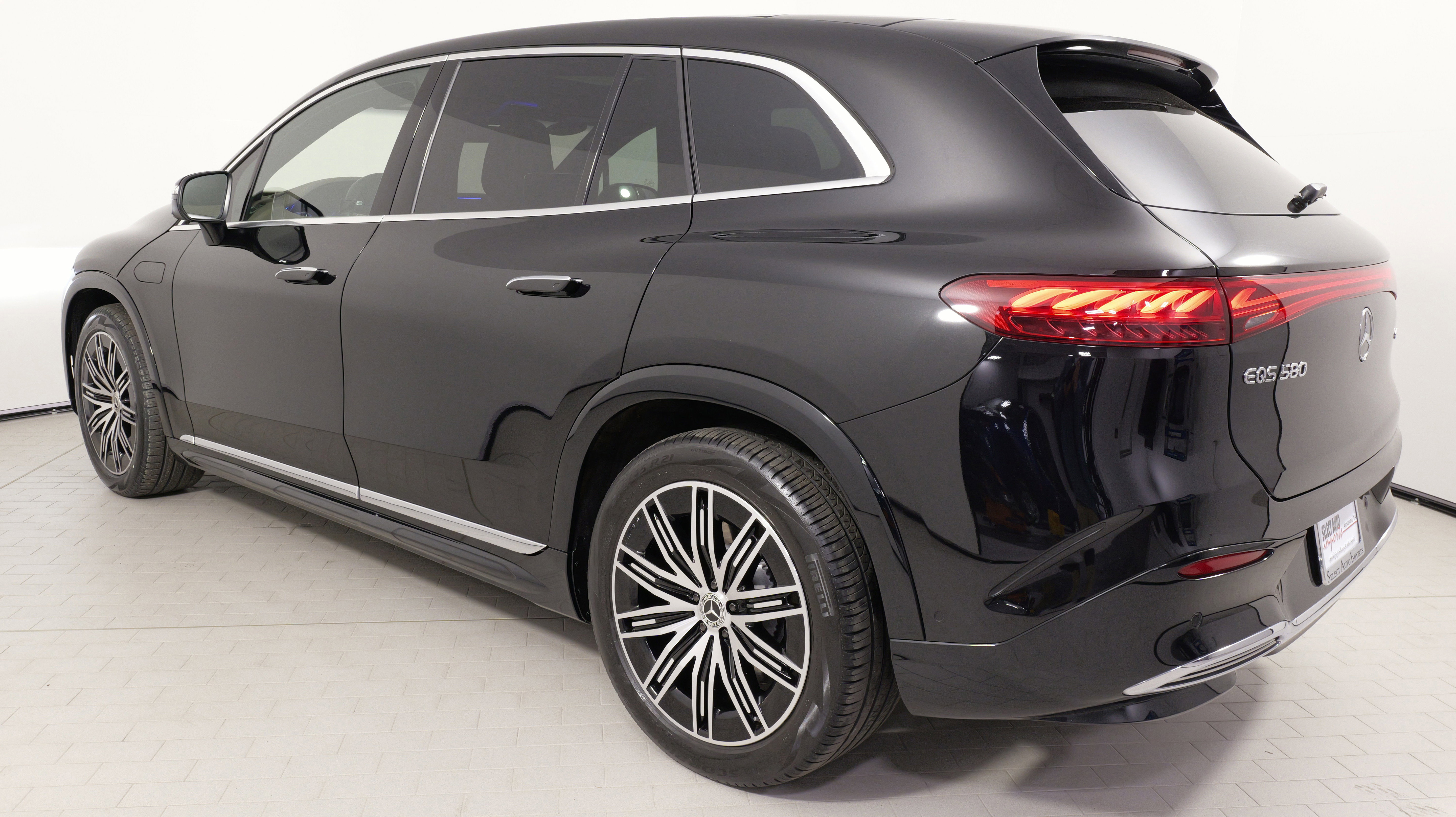 Used 2023 Mercedes-Benz EQS 580 4MATIC SUV image 14