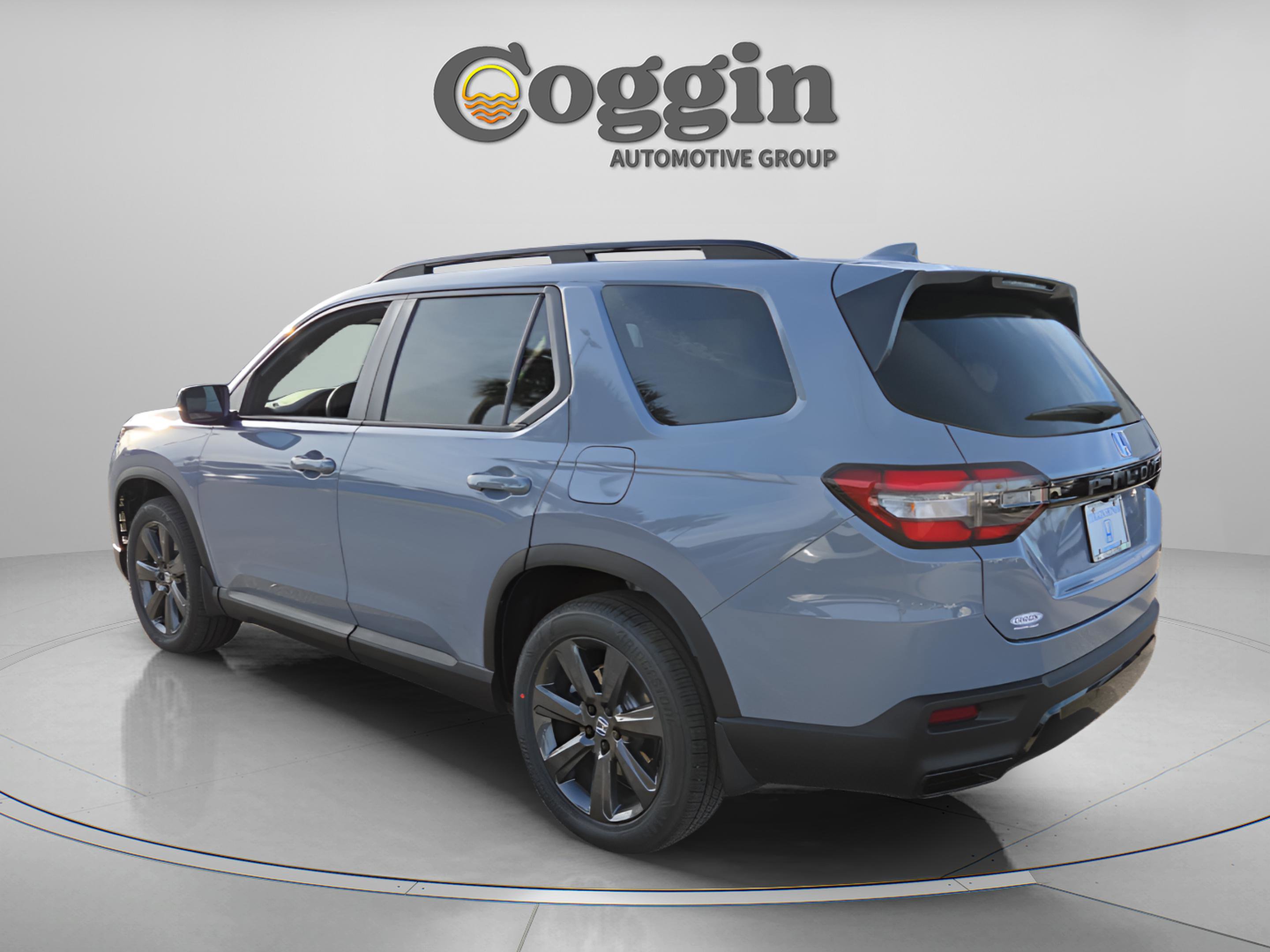 New 2026 Honda Pilot Sport image 3