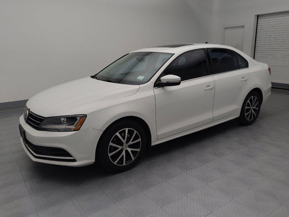 Used 2018 Volkswagen Jetta SE image 2