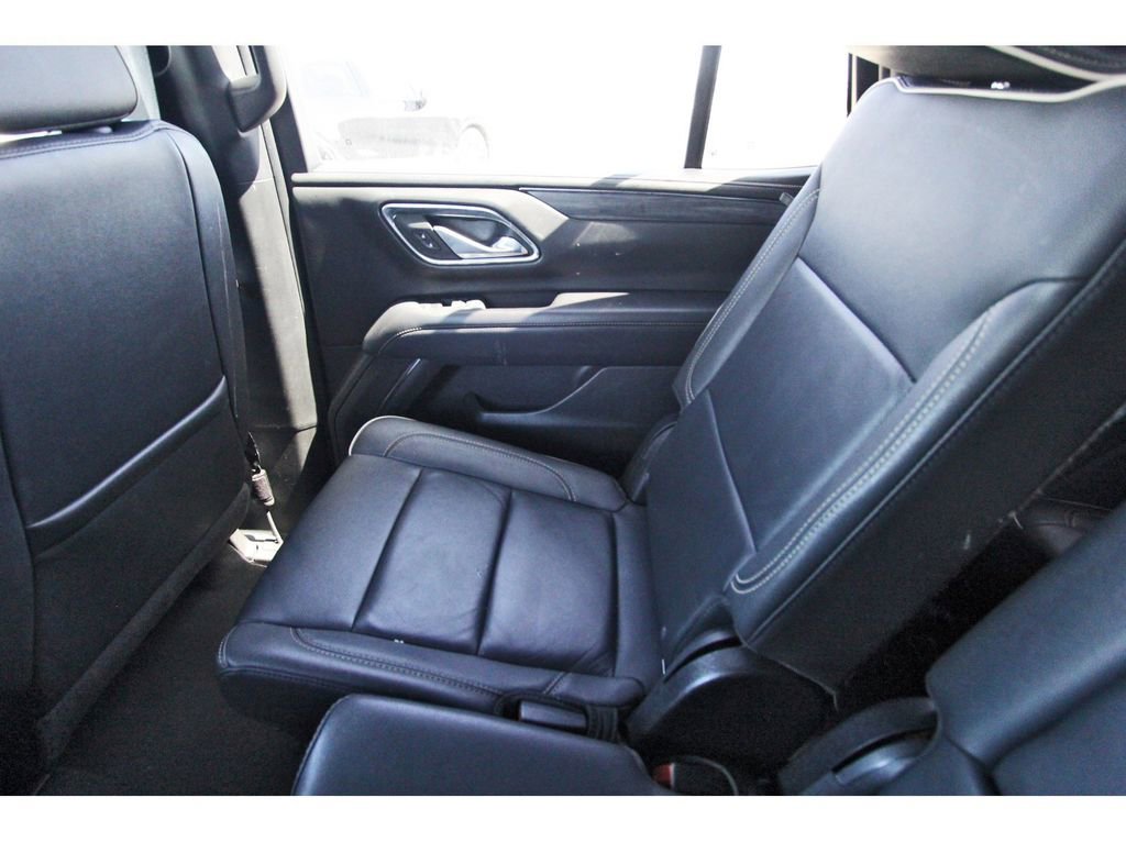 Used 2024 GMC Yukon SLT image 12