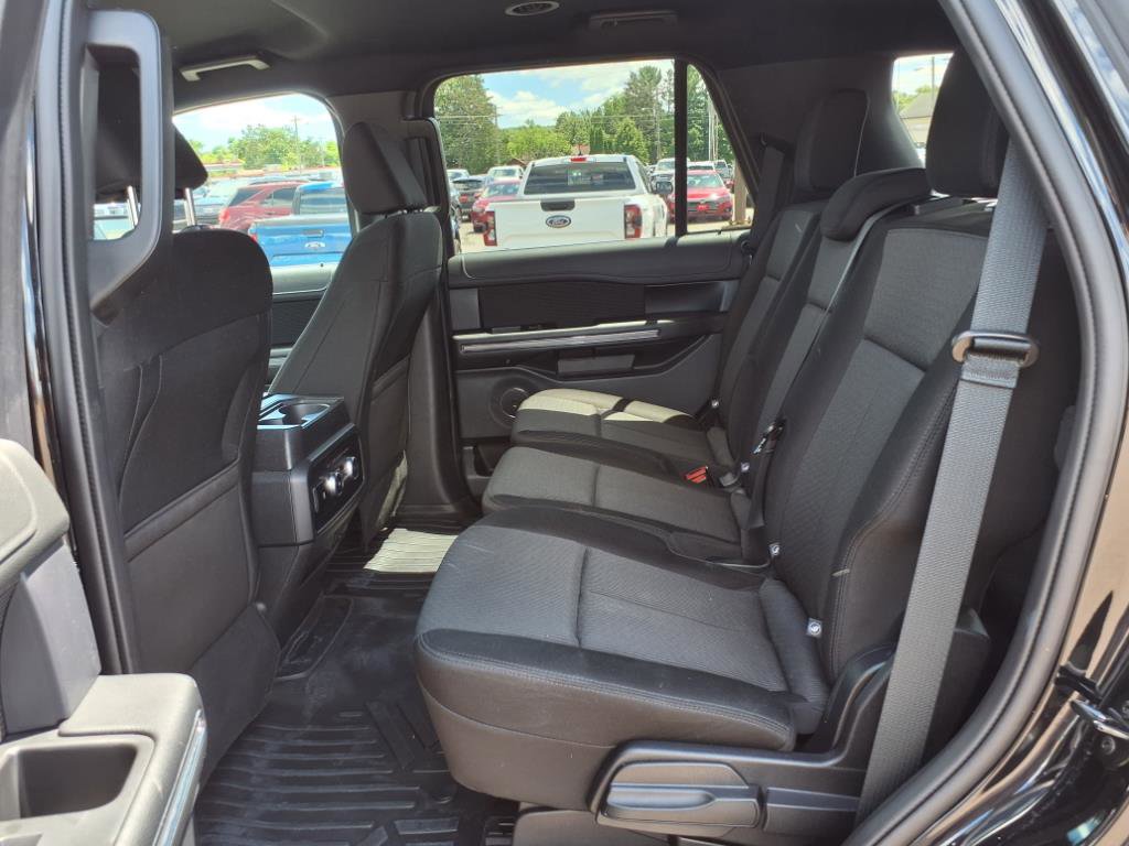 Used 2021 Ford Expedition XLT w/ Black Accent Package AWD/4WD image 14