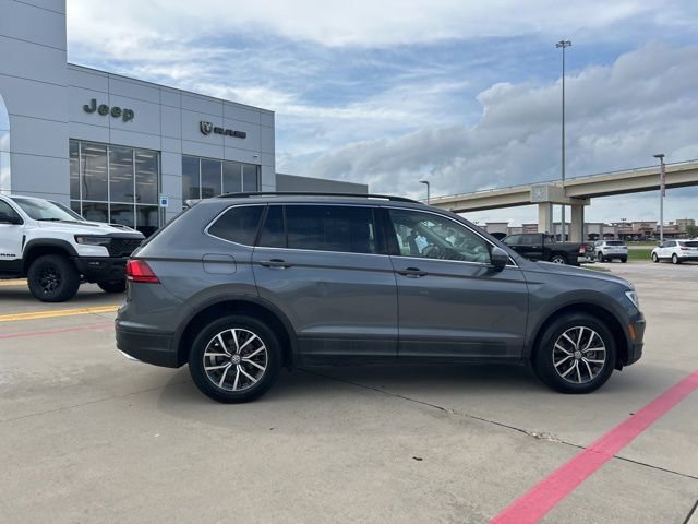 Used 2019 Volkswagen Tiguan SE w/ Panoramic Sunroof Package FWD image 14