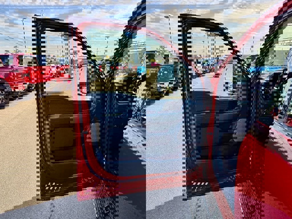 New 2026 Ford F350 Lariat image 12