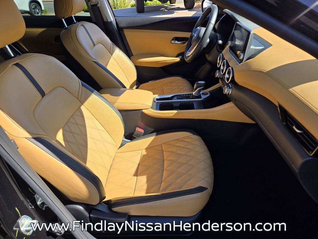 Used 2025 Nissan Sentra SV w/ SV Premium Package image 17