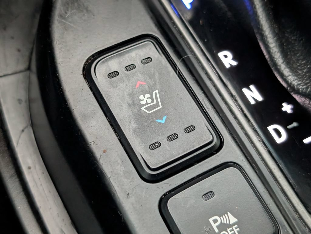 Used 2018 Hyundai Santa Fe Sport w/ 2.4L Tech Package 04 FWD image 19
