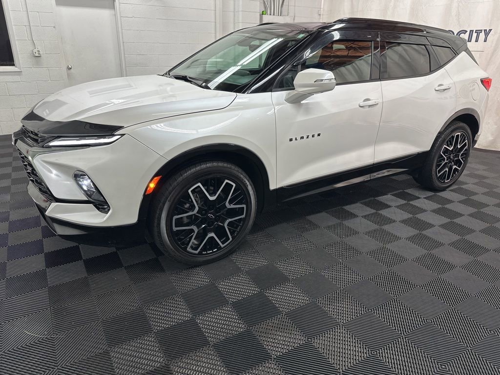 Used 2024 Chevrolet Blazer RS w/ Driver Confidence II Package image 5