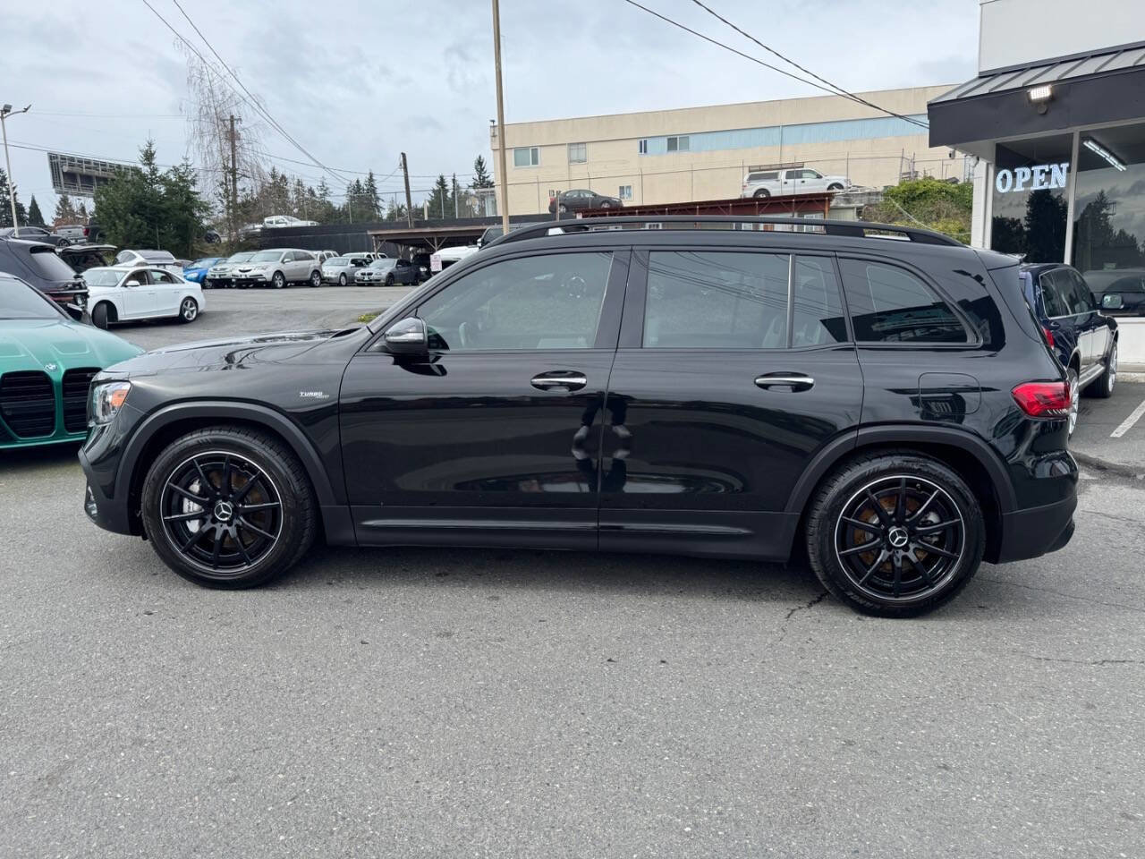 Used 2021 Mercedes-Benz GLB 35 AMG 4MATIC image 3