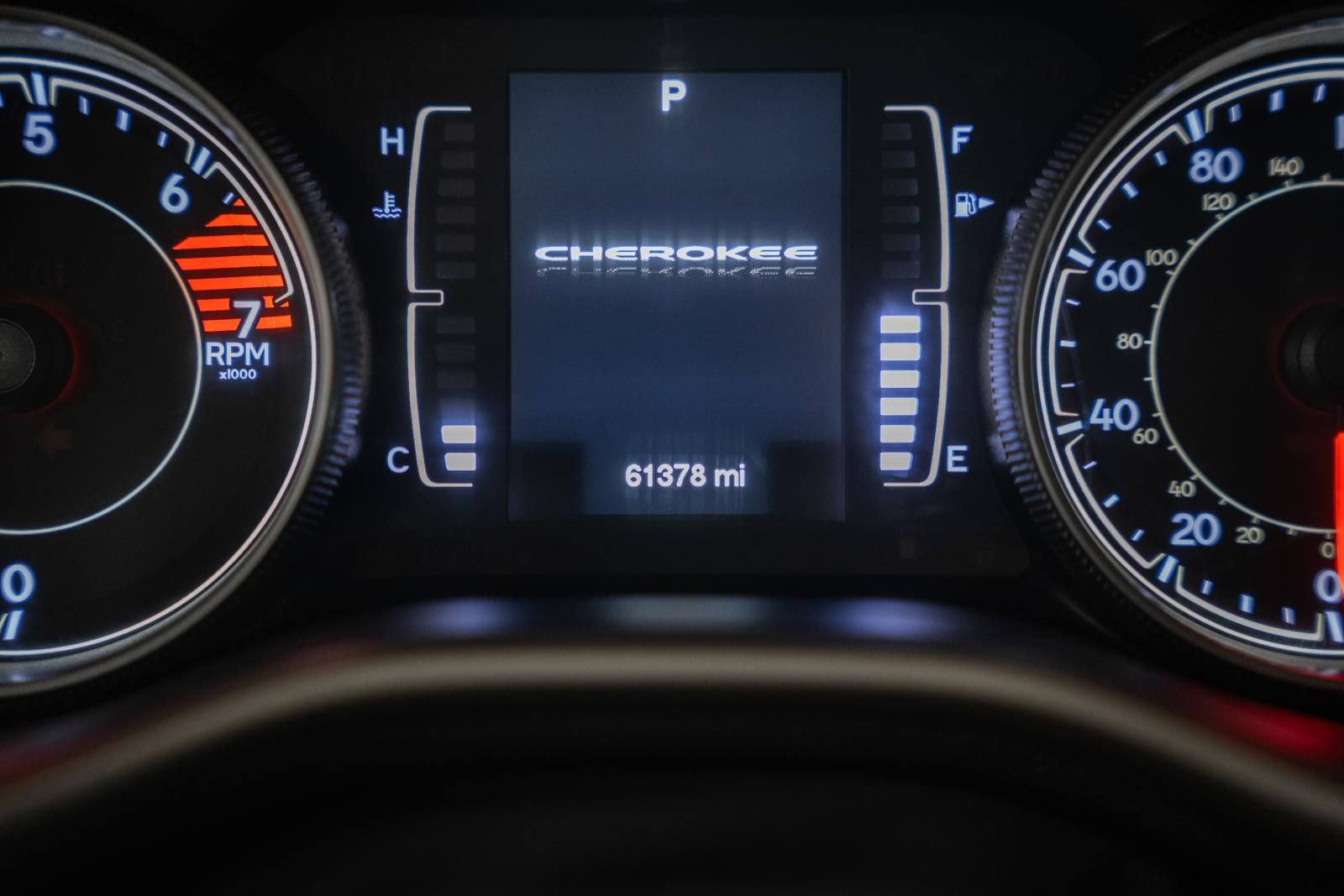Used 2016 Jeep Cherokee Latitude w/ Cold Weather Group AWD/4WD image 40