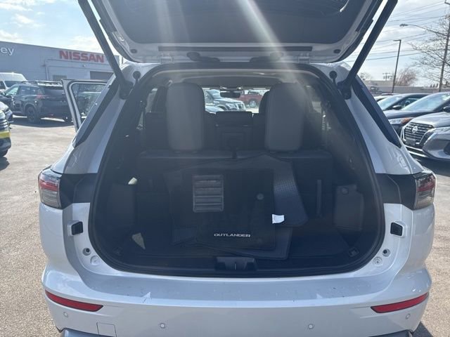 Used 2025 Mitsubishi Outlander SE AWD/4WD image 23