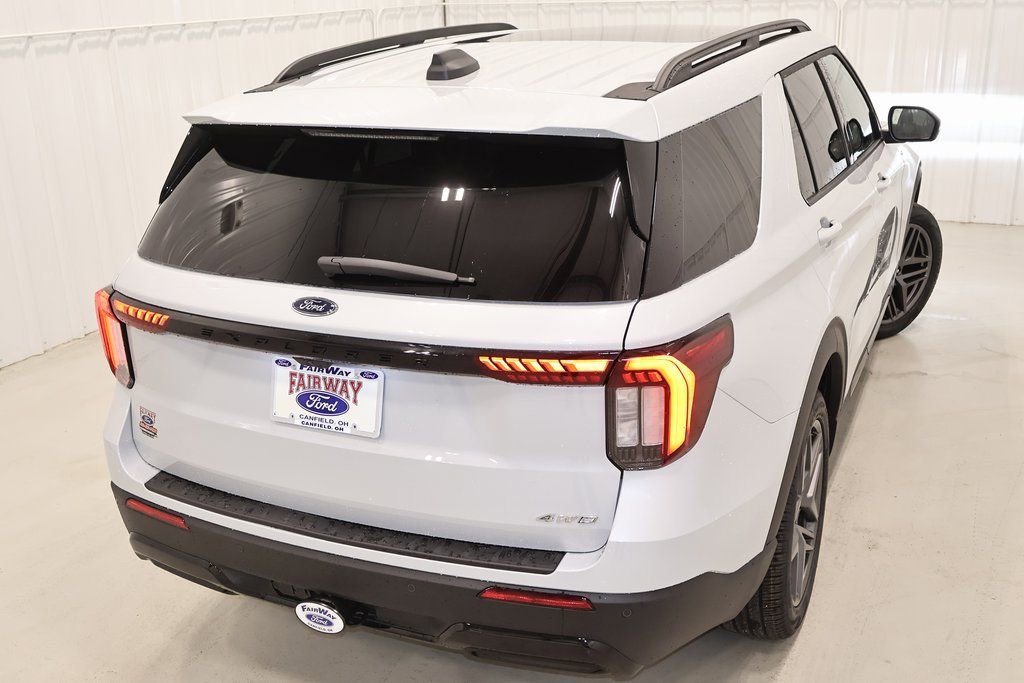 New 2026 Ford Explorer ST-Line w/ ST-Line Street Pack image 40