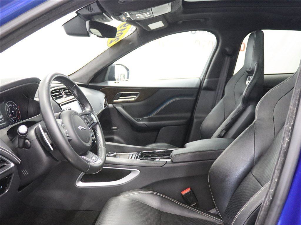 Used 2019 Jaguar F-PACE S AWD/4WD image 16