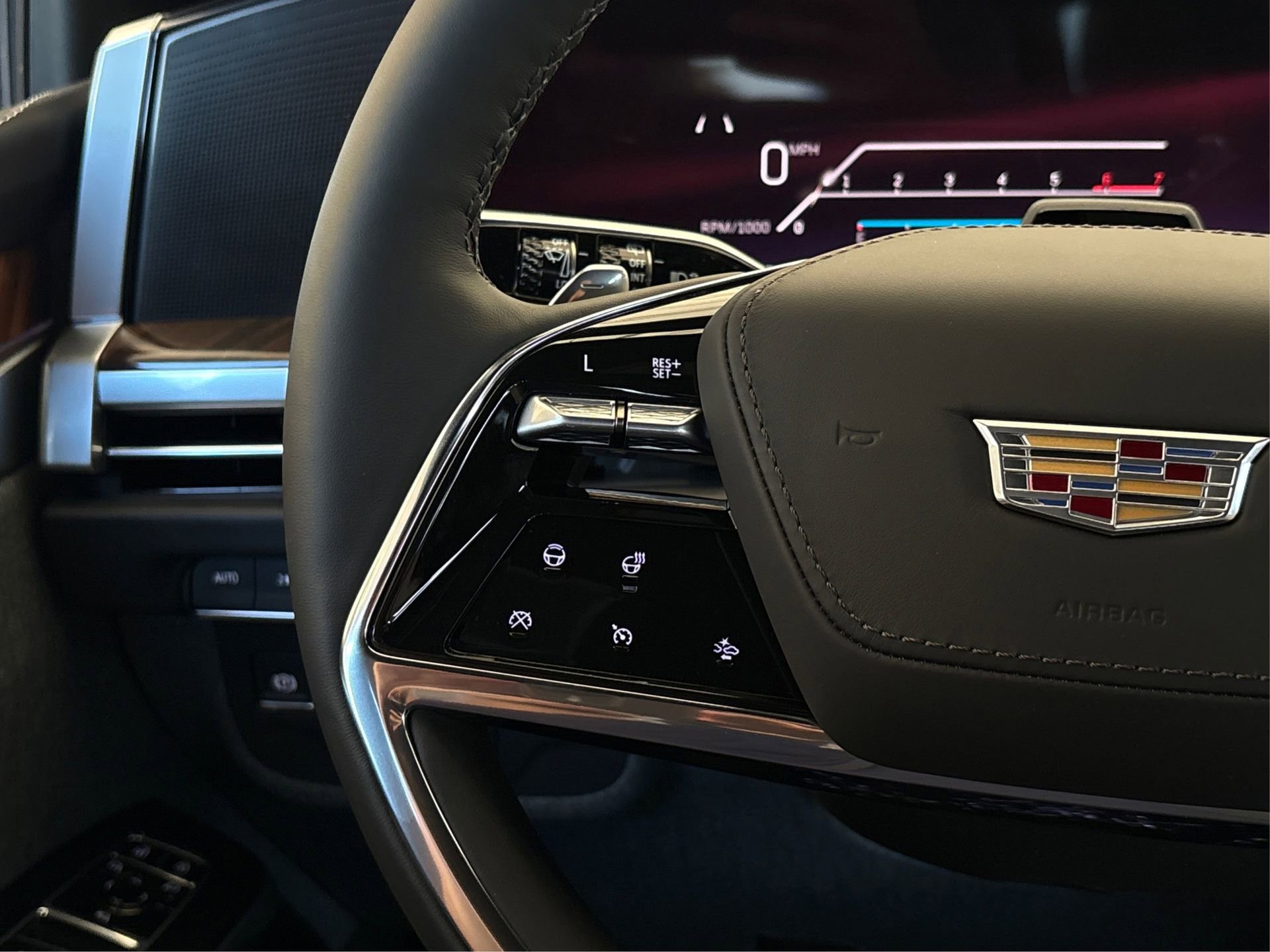 New 2026 Cadillac Escalade ESV Platinum Sport w/ LPO, ONYX Package image 29