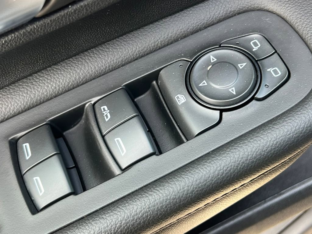 Certified 2023 GMC Terrain SLE w/ Driver Convenience Package AWD/4WD image 18