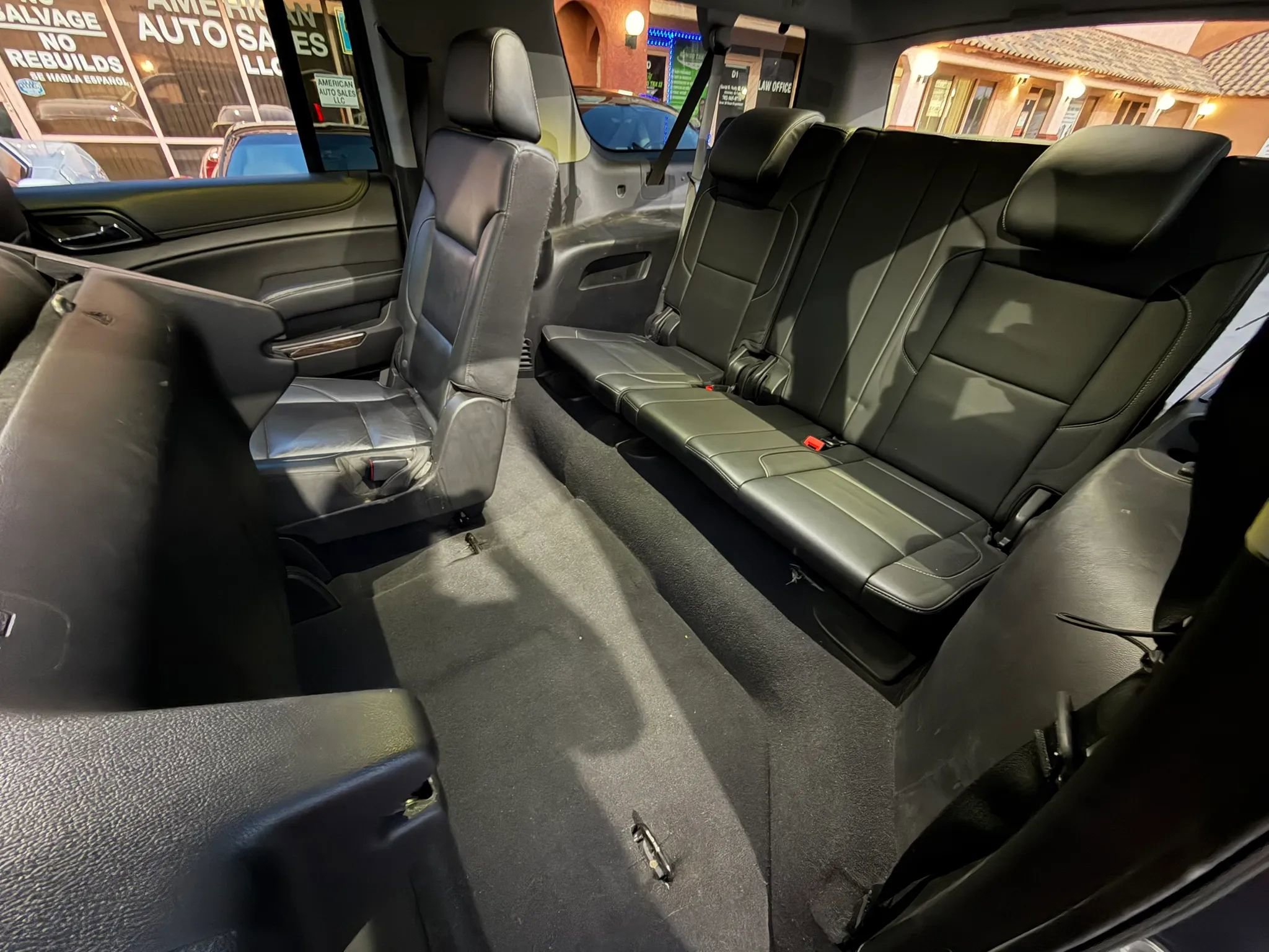 Used 2020 Chevrolet Suburban LT RWD image 18