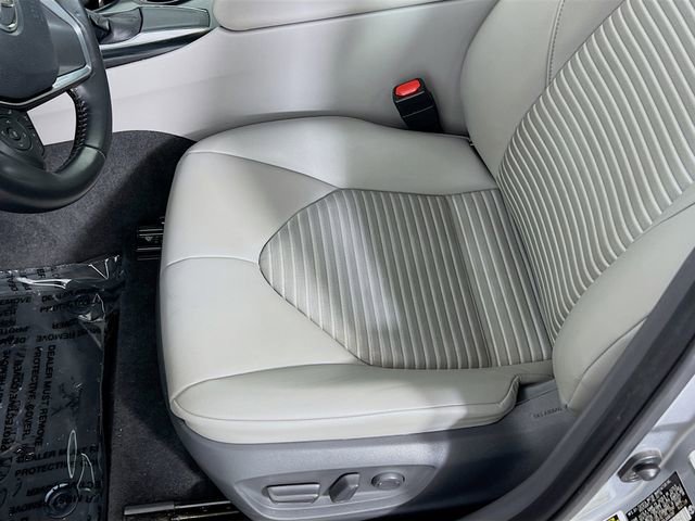 Used 2018 Toyota Camry SE image 17