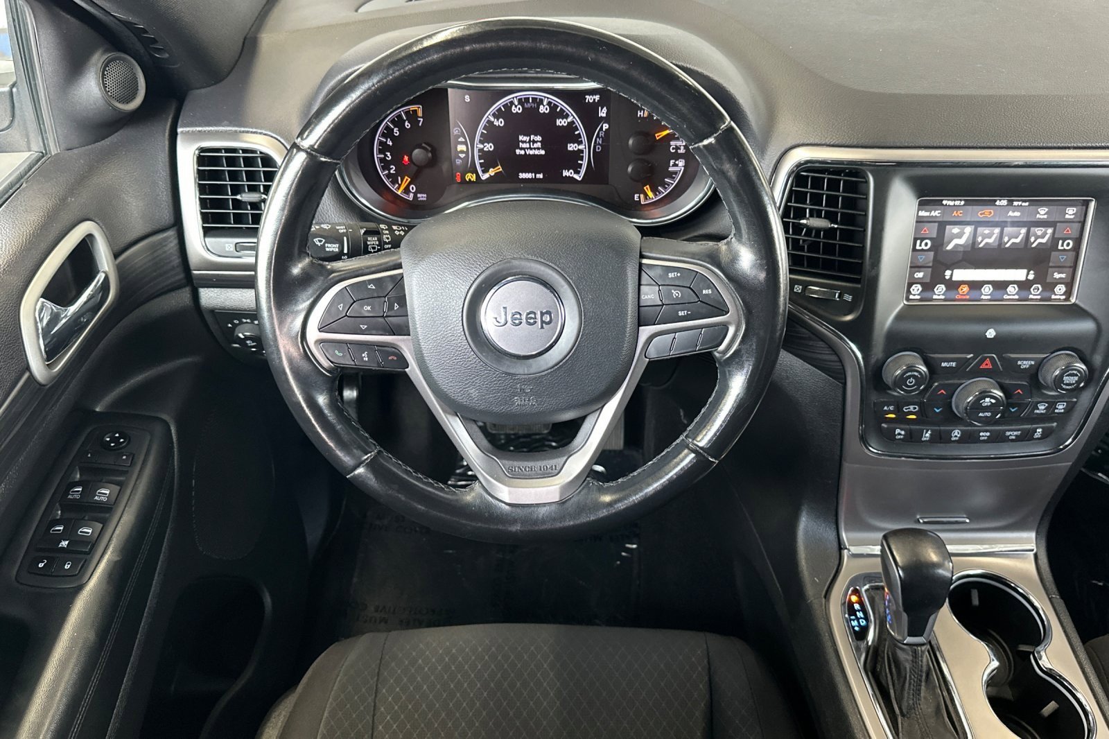 Used 2021 Jeep Grand Cherokee Laredo image 13