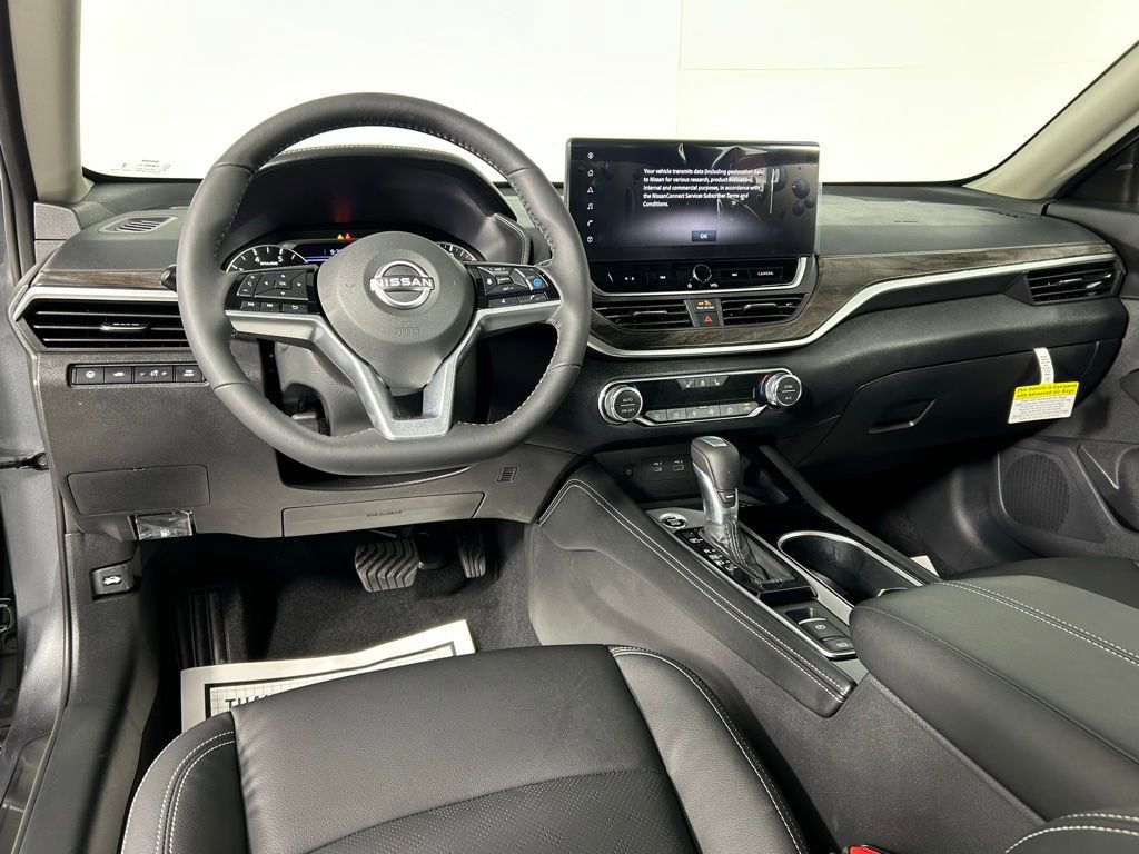 Used 2025 Nissan Altima 2.5 SL FWD image 15