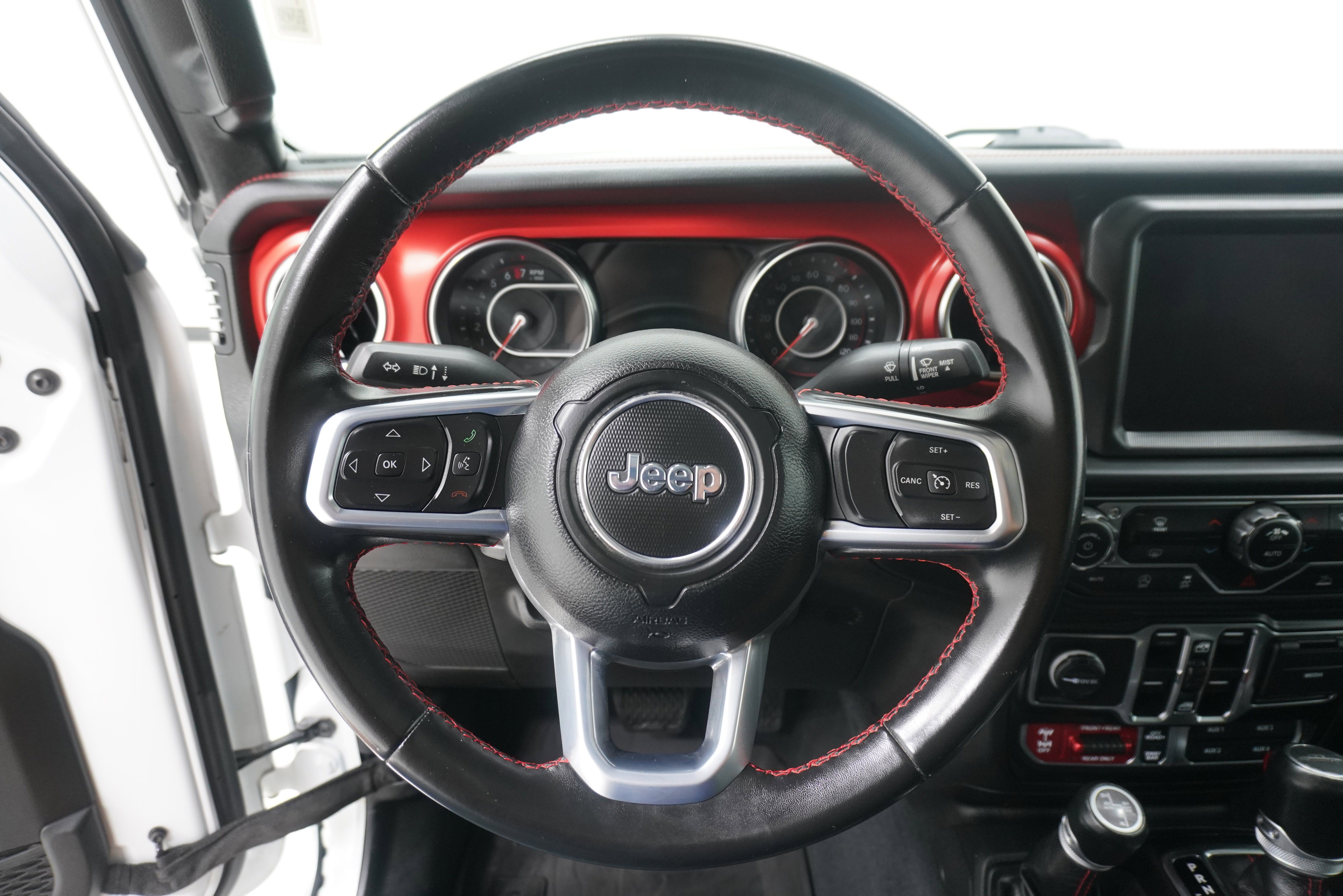 Used 2022 Jeep Gladiator Rubicon w/ LED Lighting Group AWD/4WD image 13