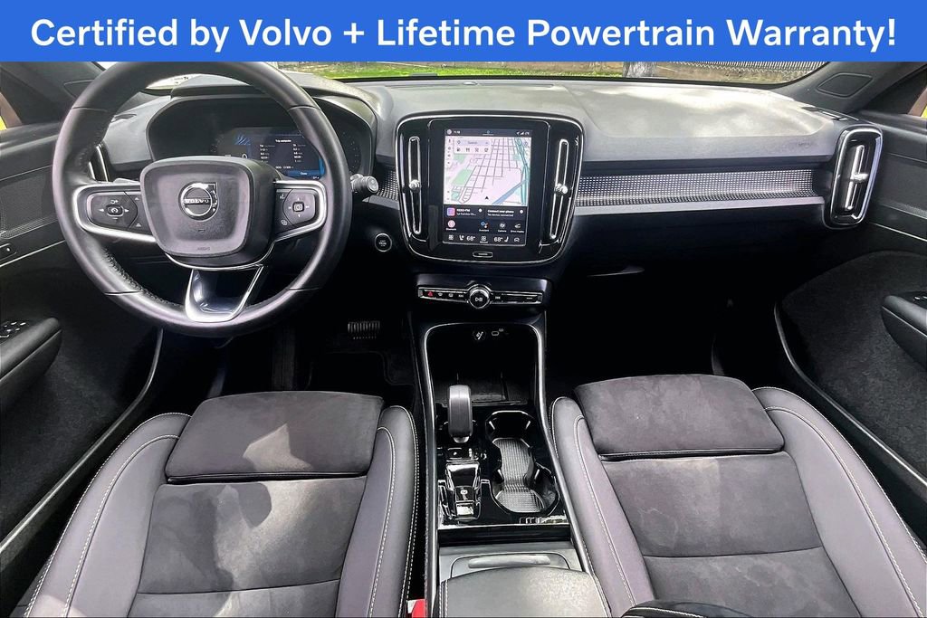 Used 2025 Volvo XC40 B5 Plus AWD/4WD image 20