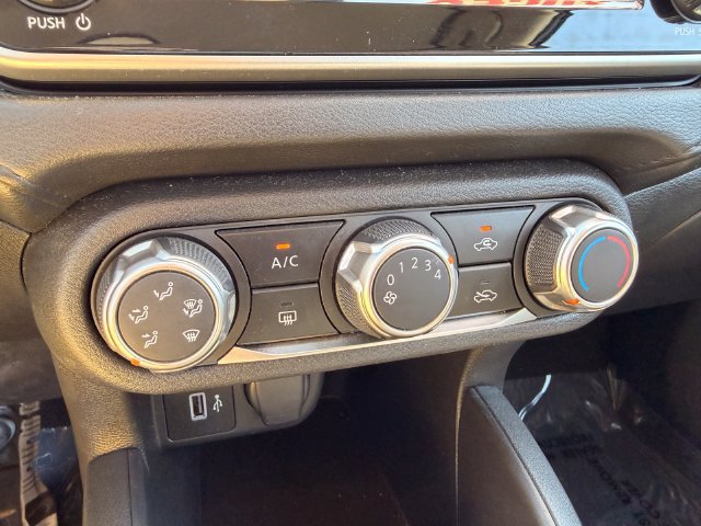 Used 2024 Nissan Versa S FWD image 18