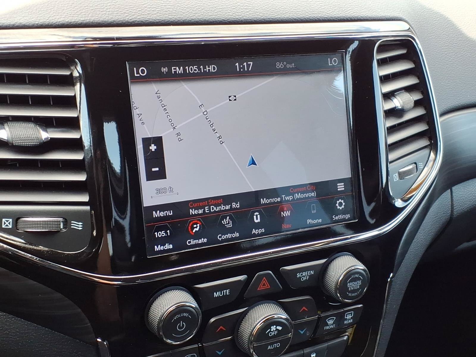 Used 2020 Jeep Grand Cherokee Altitude AWD/4WD image 23