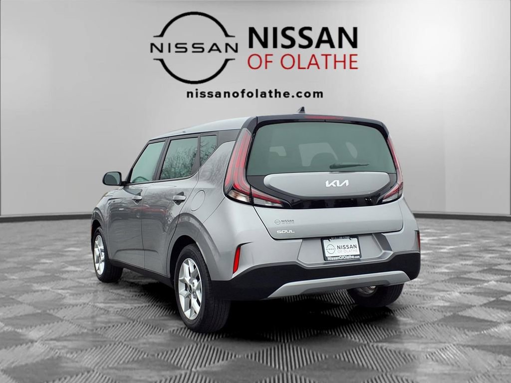Used 2025 Kia Soul LX w/ LX Technology Package image 3