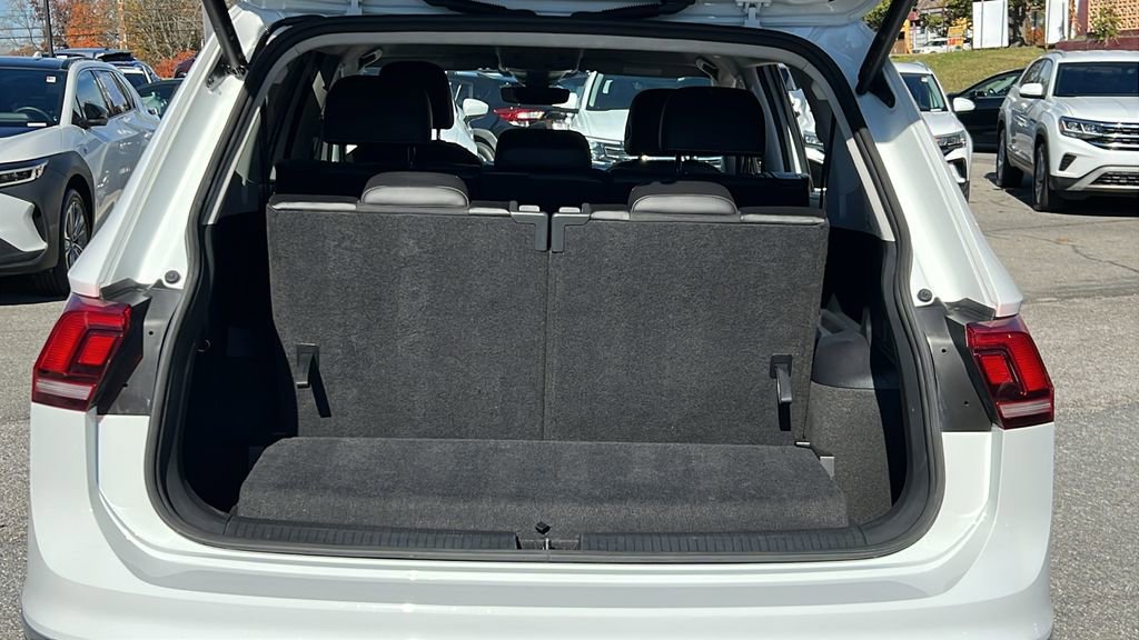 Certified 2024 Volkswagen Tiguan SE image 17
