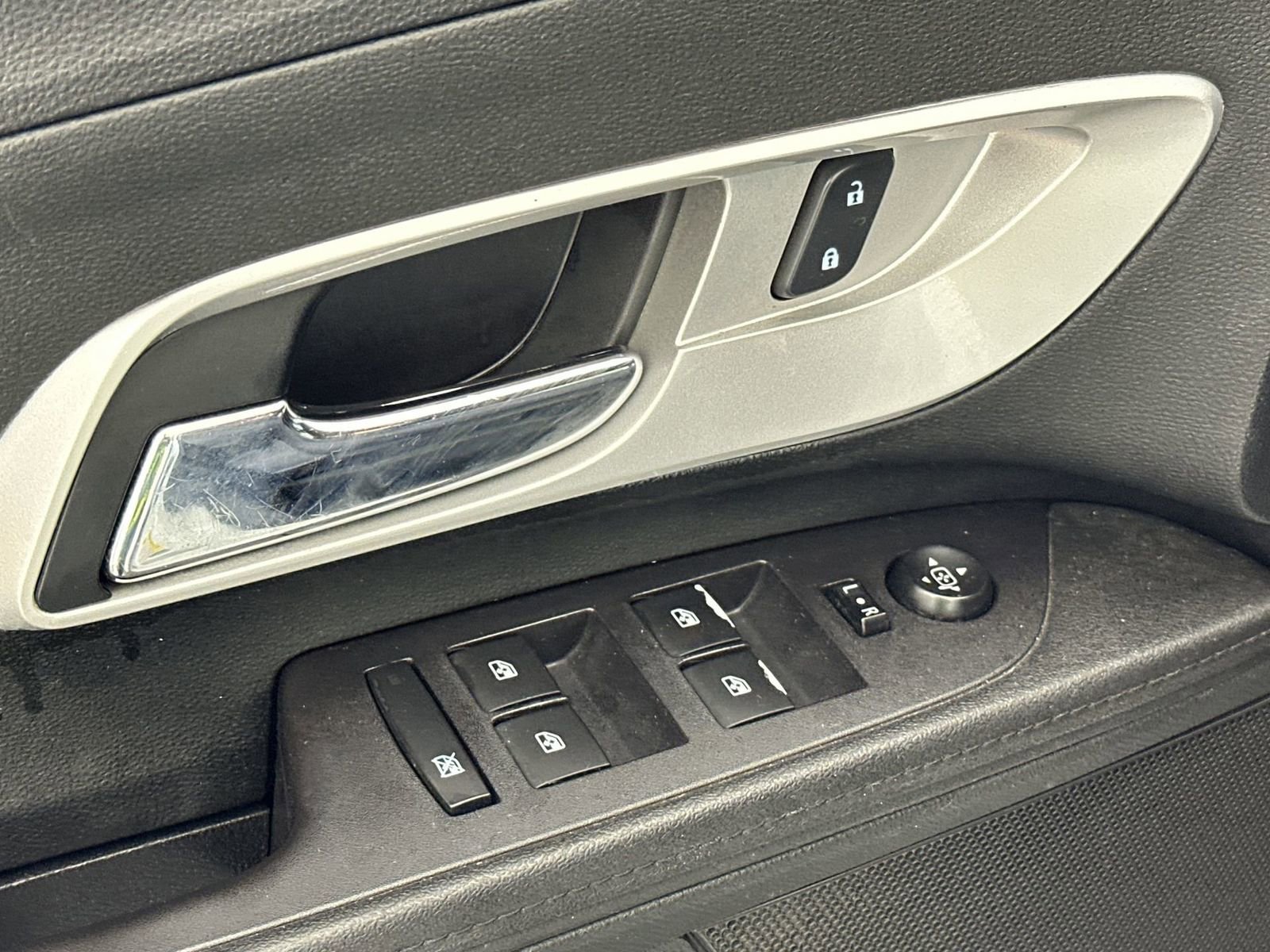 Used 2017 Chevrolet Equinox LT w/ Convenience Package FWD image 13