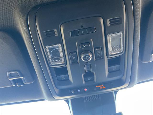 Used 2023 Chevrolet Tahoe High Country AWD/4WD image 17