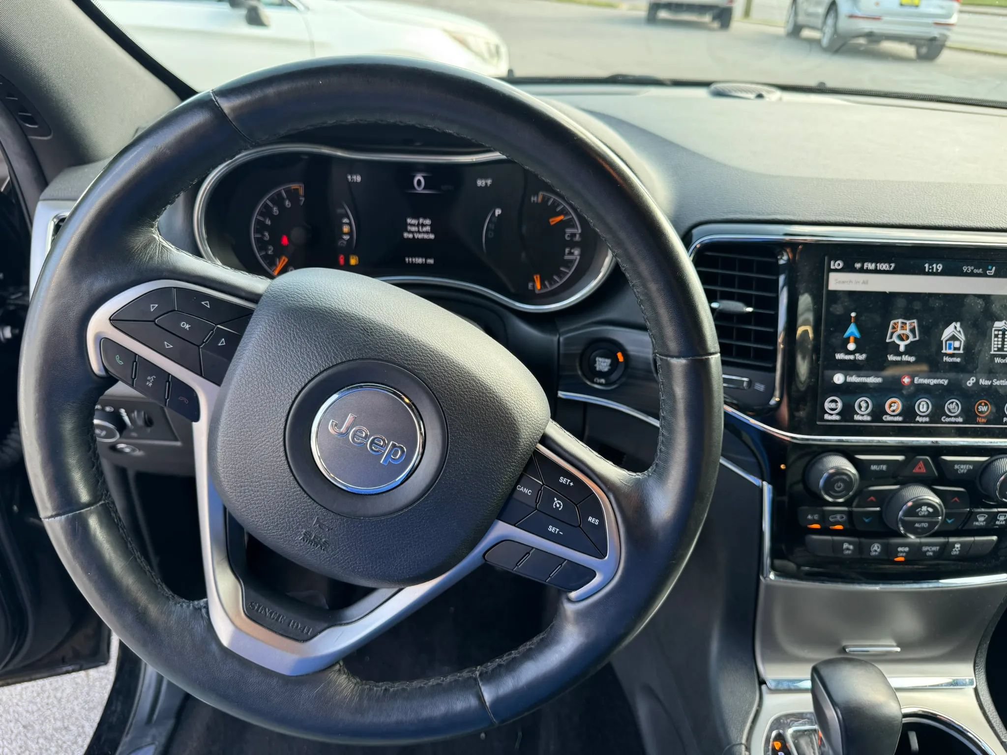 Used 2019 Jeep Grand Cherokee Limited w/ Luxury Group II AWD/4WD image 16