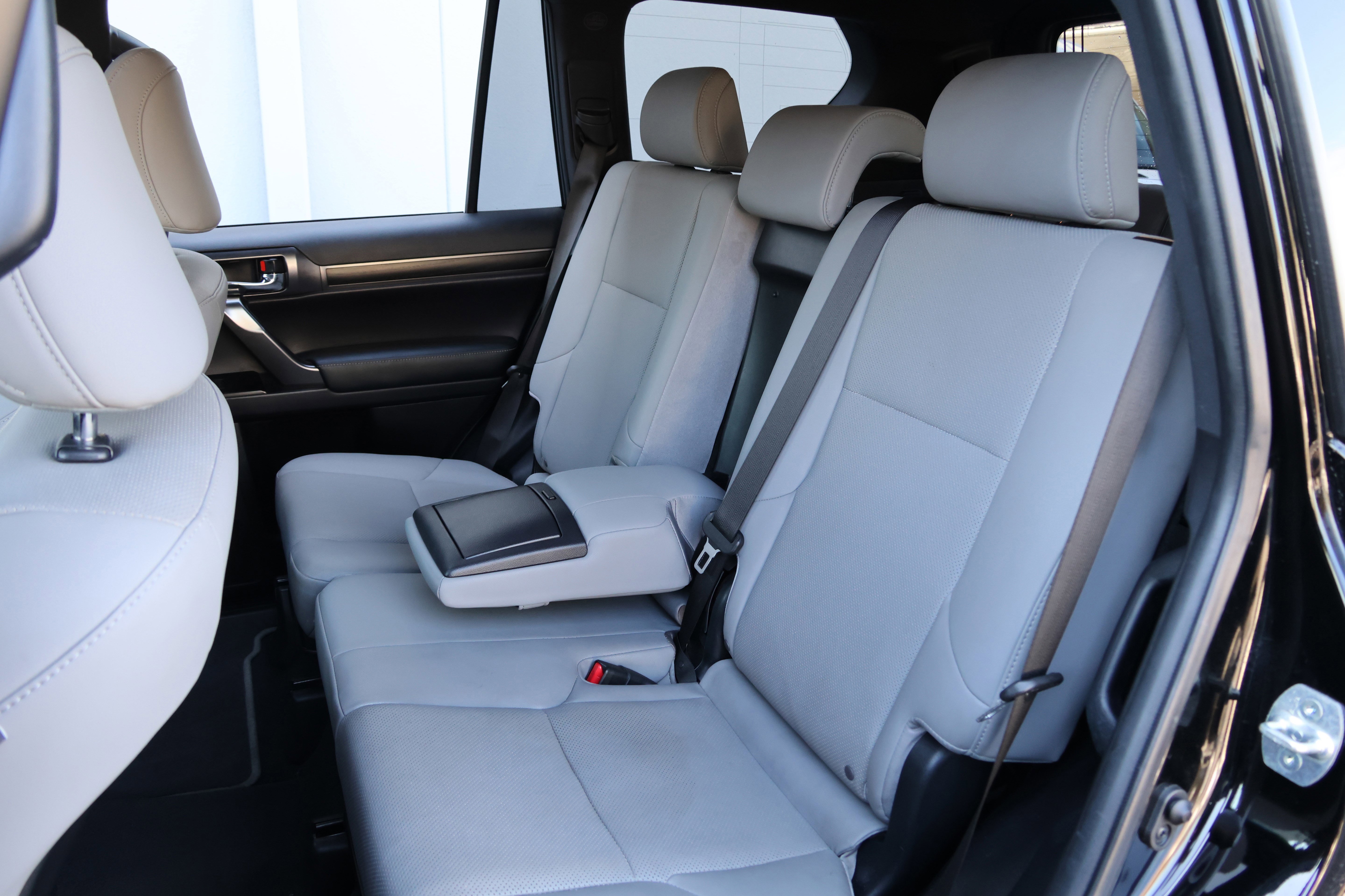 Used 2023 Lexus GX 460 w/ Black Line Special Edition image 36