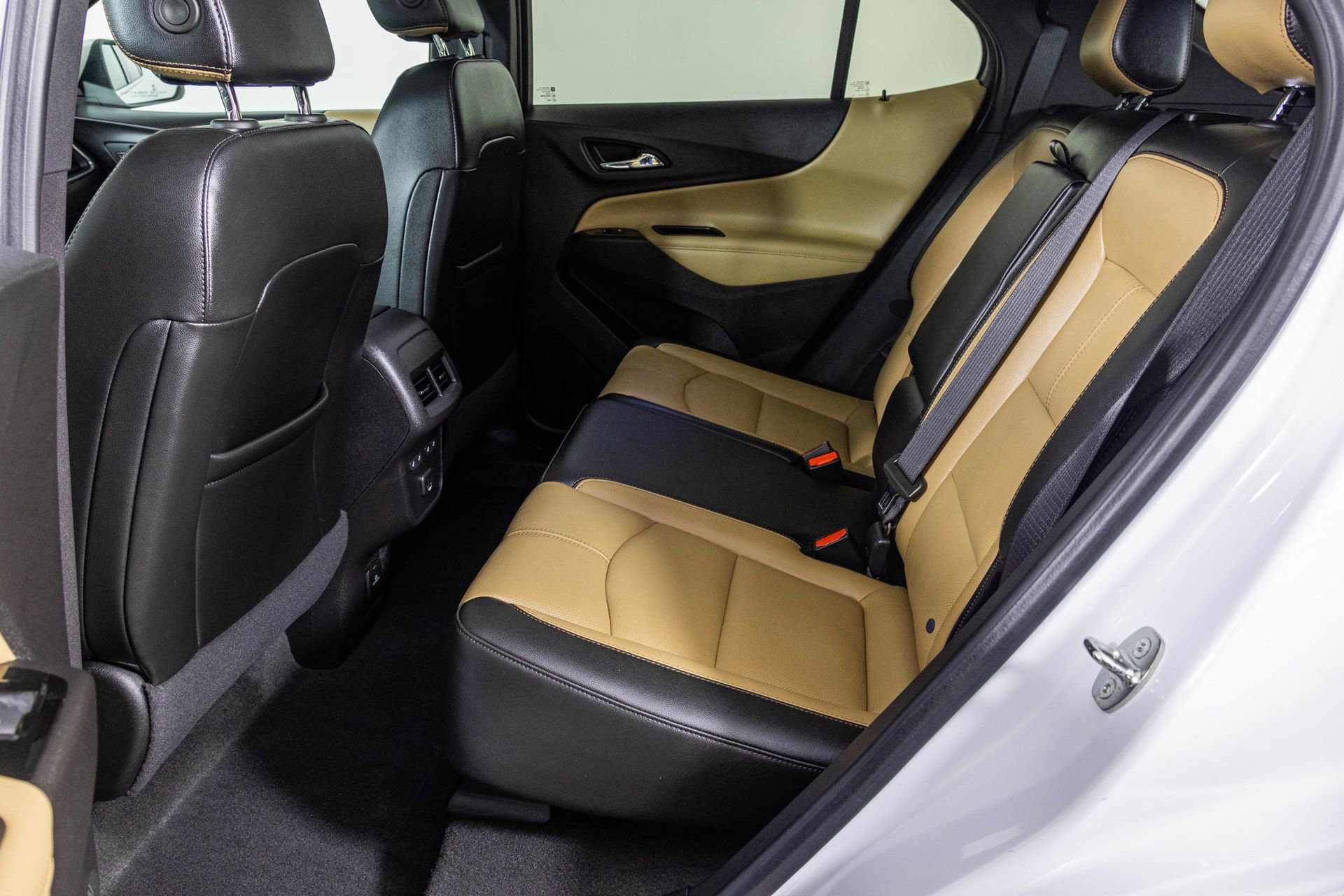 Used 2024 Chevrolet Equinox Premier image 44