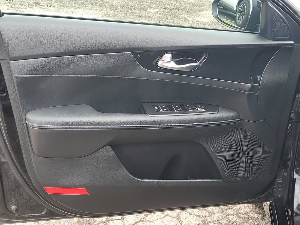 Certified 2023 Kia Forte GT-Line FWD image 8