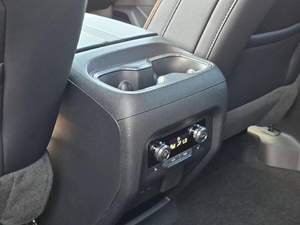 New 2026 GMC Acadia AT4 w/ Luxury Package AWD/4WD image 21