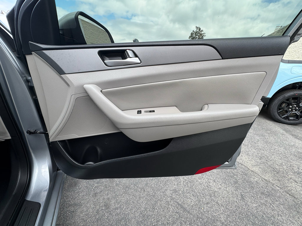 Used 2015 Hyundai Sonata SE w/ Option Group 09 image 28