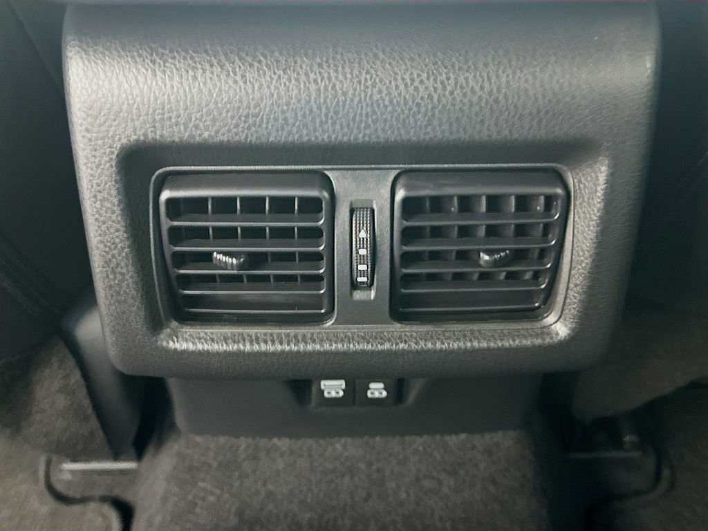 Certified 2025 Toyota Camry SE image 25