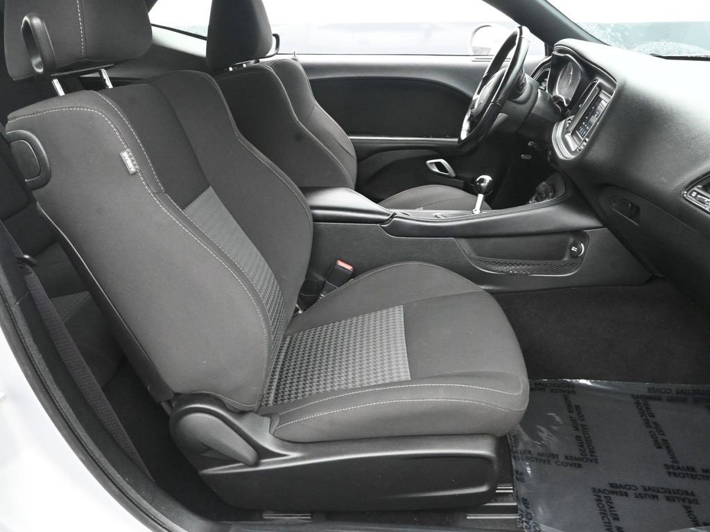 Used 2023 Dodge Challenger R/T w/ Performance Handling Group image 34