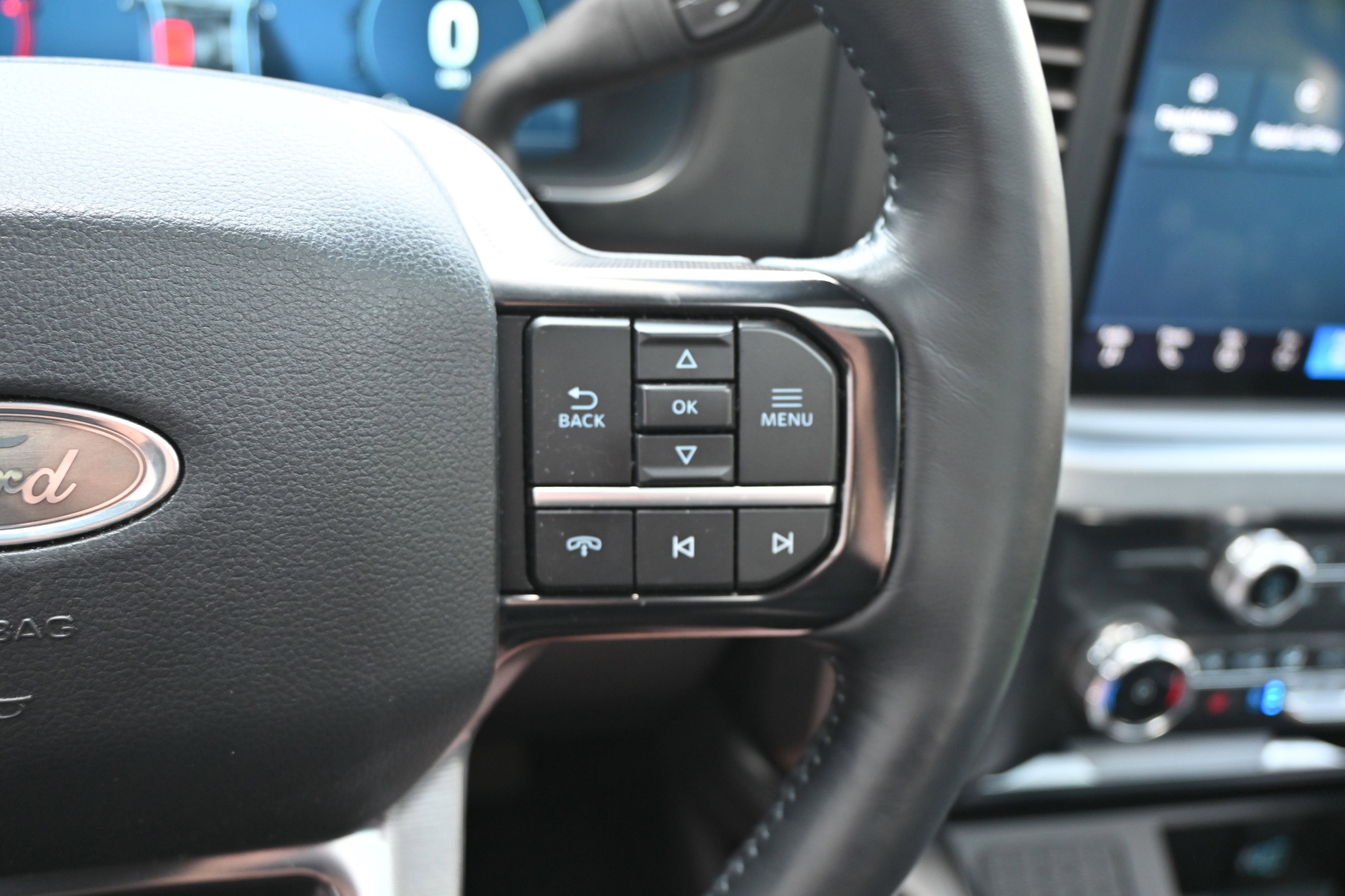 Used 2025 Ford F450 Platinum w/ FX4 Off-Road Package image 19