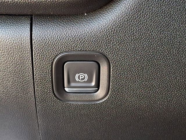 Used 2024 Chevrolet Silverado 1500 Custom image 32