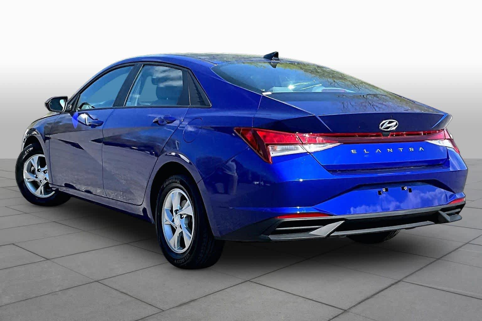 Used 2023 Hyundai Elantra SE FWD image 12