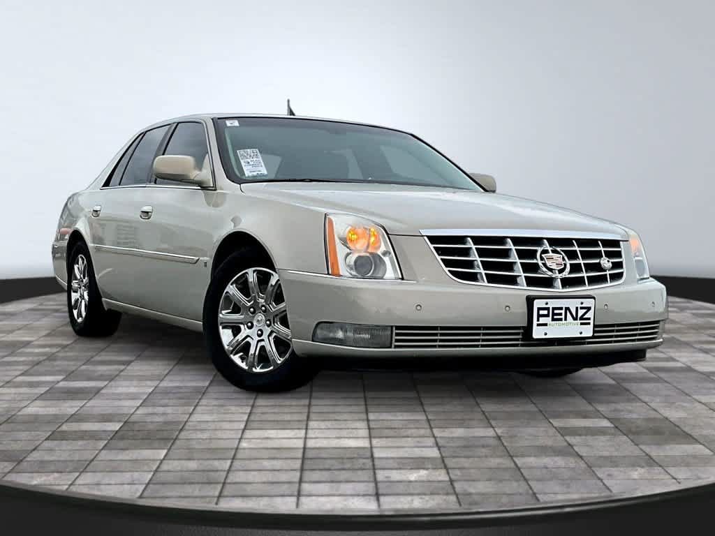 Used 2008 Cadillac DTS FWD image 3