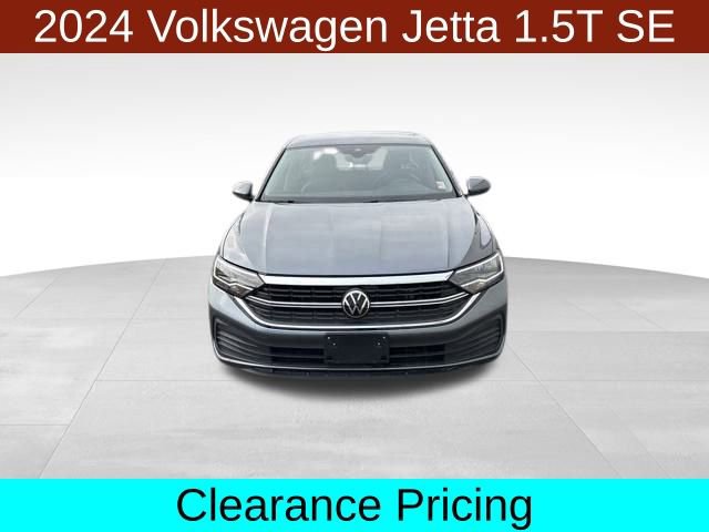 Used 2024 Volkswagen Jetta SE image 2