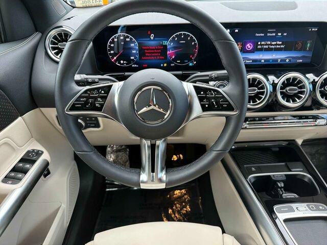 Certified 2025 Mercedes-Benz GLA 250 4MATIC image 18