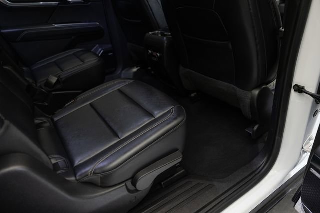 Used 2024 GMC Acadia Elevation AWD/4WD image 18