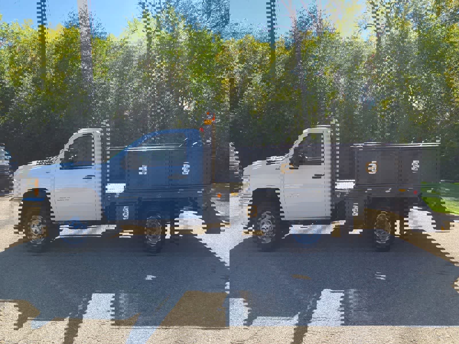 Used 2011 Chevrolet Silverado 3500 W/T RWD image 8