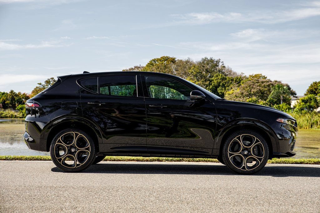 New 2025 Alfa Romeo Tonale AWD/4WD image 2