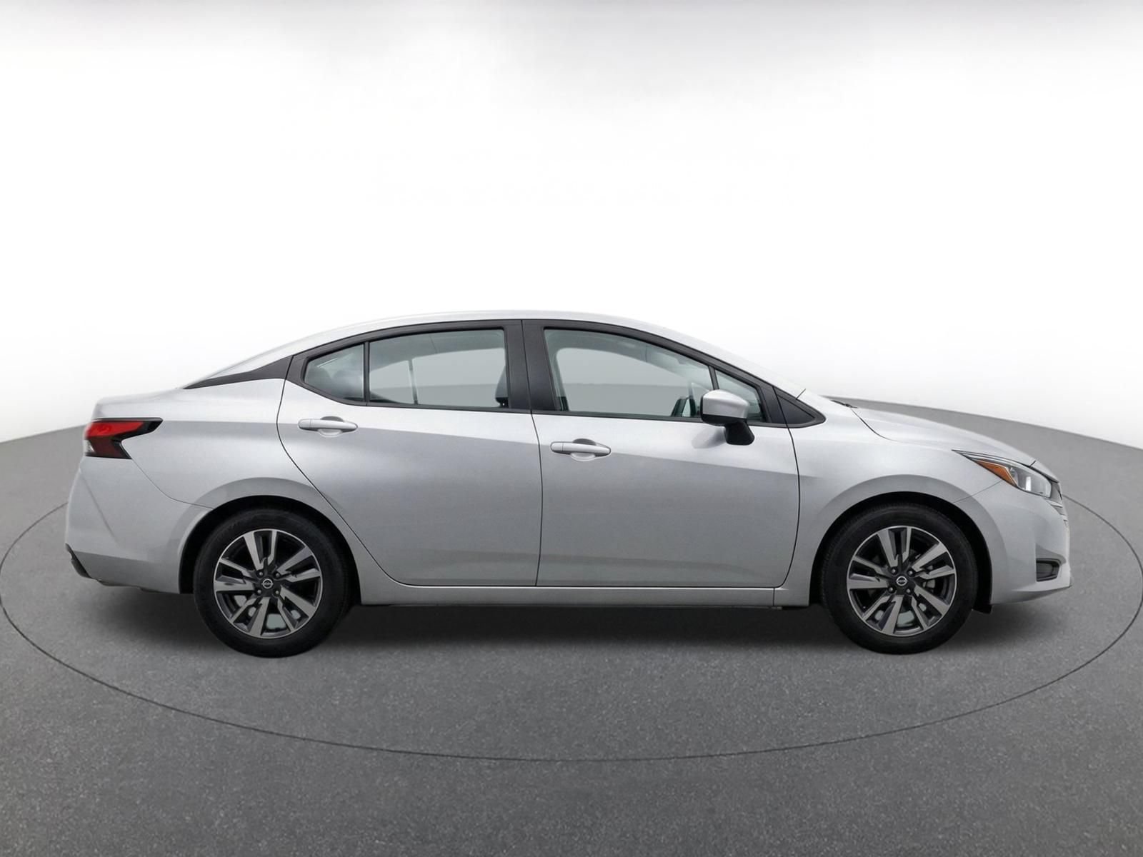 Used 2025 Nissan Versa SV FWD image 10