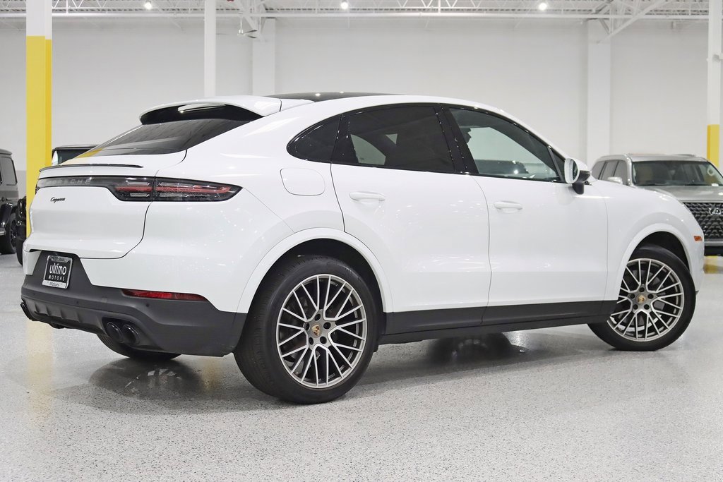 Used 2023 Porsche Cayenne Platinum Edition image 9